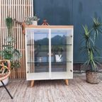 Vintage Kastje Met Glas Retro Design Vitrinekast Pootjes thumbnail 4