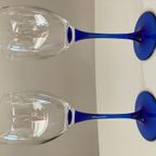 Wijnglazen Met Blauw Glazen Voet thumbnail 2