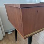 Vintage Houten Bureau Op Zwarte Poten Met Lade En Kastje thumbnail 10