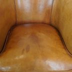 In Goede Staat Verkerende Charmante Schapenleren Clubfauteuil Met Een Warme Kleurstelling thumbnail 9