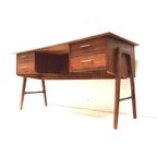 Vintage Bureau Op Mooi Onderstel Met Lades Uit De Jaren '60 thumbnail 2