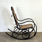 Vintage Thonet-Stijl Schommelstoel Zwart – Iconisch Design thumbnail 6