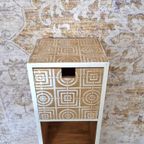 Boho Stijl Kast In Hout Met Witte Patronen/ Moder Look Kastje thumbnail 3