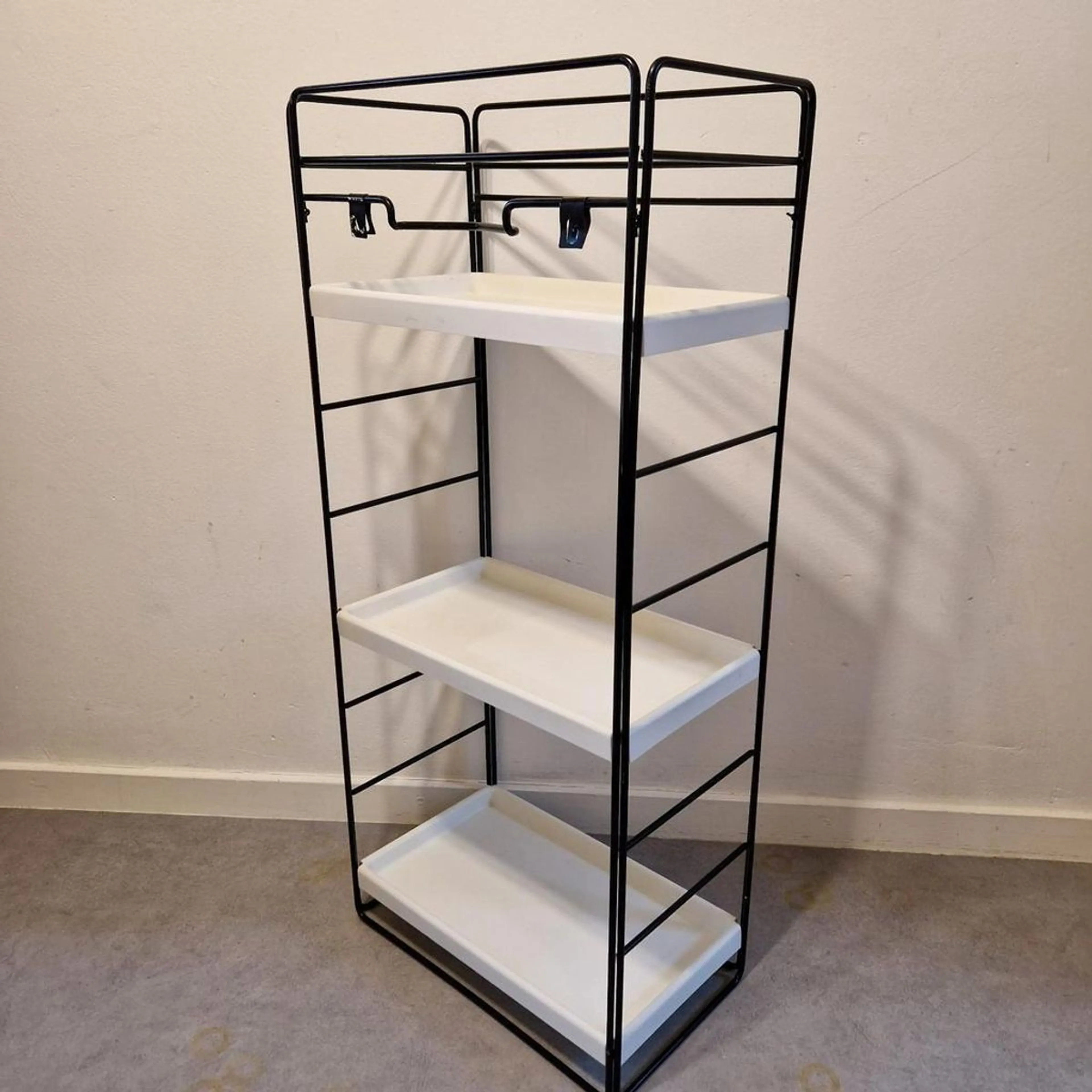 Vintage Overige kasten Plastic Black bij Reliving
