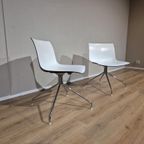 2X Arper Catifa Stoelen - Wit - Zwart - Kunststof -Draaibaar thumbnail 3