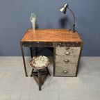 Industrieel Ijzeren Bureau Met Drie Laden thumbnail 16