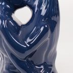 Vintage Blauw Beeld Kussend Stel thumbnail 7