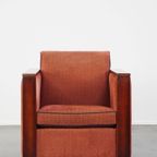 Luxe Art Deco Design Fauteuil Met Rode Stoffen Bekleding En Houten Details thumbnail 3