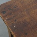 Charmante Antieke Salontafel Met Een Lade En Prachtige Details thumbnail 15