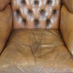 Klassieke En Licht Cognac-Kleurige Rundleren Engelse Chesterfield Oorfauteuil thumbnail 7