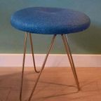 Retro Vintage Ronde Kruk, Blauwe Stoffering, Hairpinlegs thumbnail 6