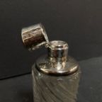 Antieke Parfumfles Met Zilveren Dop En Kraag, thumbnail 4