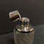 Antieke Parfumfles Met Zilveren Dop En Kraag, thumbnail 3