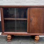 Oud Theekastje Met Glazen Schuifdeurtjes En Achter De Deur Nog 3 Lades, 100 Cm Breed thumbnail 2