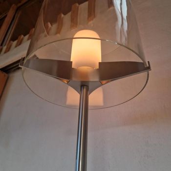 Italiaanse Design Vloerlamp Met Glazen Kap En Diffuser