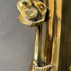 Bronzen Massieve Vaas, Versierd Met Figuren Van Een Vogel En Een Klaproos. thumbnail 3