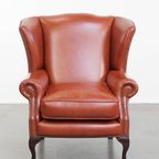 Elegante, Gladde En Comfortabele Engelse Chesterfield Oorfauteuil Van Rundleer thumbnail 2
