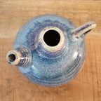 Keramische Kleine Theepot, Vintage Studio Keramiek In Blauw En Beige thumbnail 3