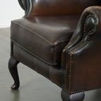 Mooie Donkerbruine Vintage Rundleren Chesterfield Oorfauteuil Met Een Mooi Patina thumbnail 14