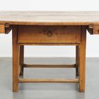 Karaktervolle, Prachtige En Praktische Vierkante Antieke Eettafel Gemaakt Van Iepenhout thumbnail 10