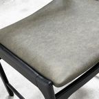 Vintage Houten Mid-century Modern Stoelen Opnieuw Bekleed Met Leer. thumbnail 2