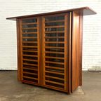 Hoge Italiaans Vintage Dressoir Kast Met Walnoot Hout En Glas thumbnail 3