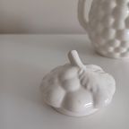 Kannetje, Tros Druiven. Wit, Geglazuurd, Barbotine Aardewerk. thumbnail 6