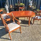 Prachtige Klassieke Ovale Houten Tafel Met Decoratieve Pote thumbnail 6