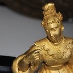 Antiek Bronzen Beeldje Op Een Houten Sokkel. thumbnail 4