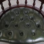 Klassieke Groene Rundleren En Houten Chesterfield Bureaustoel/ Captain Chair In Engelse Stijl thumbnail 6