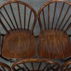 Set Van 8 Vintage Houten Windsor Spijlen Stoelen In Engelse Stijl Uit De Jaren ’70 thumbnail 7