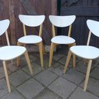 Mooi Set Van 4 Witte Stoelen thumbnail 4