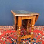 Antieke Engelse Hangoor Tafel Met Groen Leer Ingelegd Blad thumbnail 8