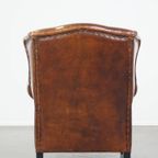 Stijlvolle Vintage, Luxe Schapenleren Oorfauteuil Met Een Rood Corduroy Zitkussen thumbnail 5