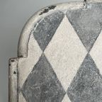 Handbeschilderde Tafel Met Harlekijnpatroon thumbnail 10