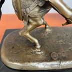 Bronzen Beeld. In De Stijl Van Middeleeuwse Gotische Beeldhouwkunst. thumbnail 8