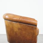 Charmante, Stoere En Comfortabele Schapenleren Clubfauteuil In Een Mooie Cognac Kleur thumbnail 4