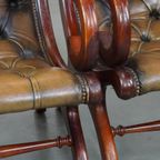 Set Van 2 Sierlijke En Karaktervolle Groene Vintage Rundleren Engelse Chesterfield Fauteuils thumbnail 12