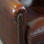 Statige, Charmante Schapenleren Clubfauteuil, Correcte Afwerking Met Siernagels thumbnail 11