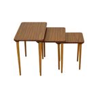 Set Van 3 Nesttafels Formica Walnoot Beuk Conisch Vintage Design Jaren 50 thumbnail 3