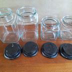 Vintage Voorraadpotten Glas Met Houten Deksels thumbnail 3