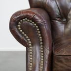 Klassieke En Comfortabele Generfde Cognac Kleurige Rundleren Chesterfield Fauteuil/ Armchair thumbnail 2