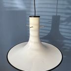 Metalen Mid Century Witte Space Age Heksenhoed Hanglamp Met Zwarte Decoratieve Elementen thumbnail 7