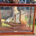 Klassieke Mahonie Vitrinekast, Met Zeilschip thumbnail 5