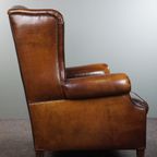 Luxe Grote Schapenleren Oorfauteuil Met Prachtige Kleuren En Geweldig Patina thumbnail 4