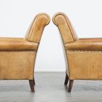 Set Van 2 Grote, Comfortabele En Stijlvolle Vintage Schapenleren Fauteuils Met Mooie Vormen thumbnail 5
