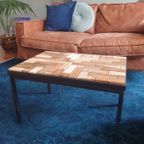 Unieke Salontafel. Zwart Metalen Frame En Ingelegd Met Hergebruikt Hout In Een Speels Motief thumbnail 9