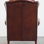 Grote Karaktervolle En Tijdloze Schapenleren Oorfauteuil Met Een Luxe Afwerking thumbnail 3