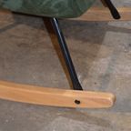 Jannis Schommelstoel Groen Met Metalen Frame En Stoffen Bekleding thumbnail 6