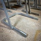 Grote Partij Vintage Stapelstoelen Schoolstoelen – Grijs Metalen Frame – 131 Stuks thumbnail 6